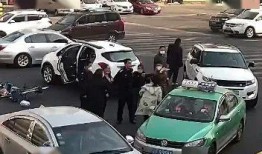 庐山路堵车最新爆料视频,最新爆料视频揭示交通现状